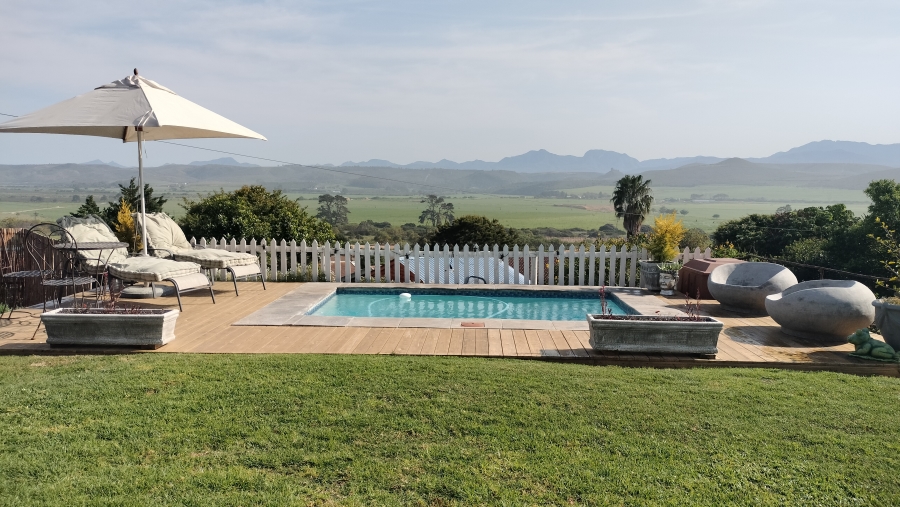 5 Bedroom Property for Sale in Fraaiuitsig Western Cape
